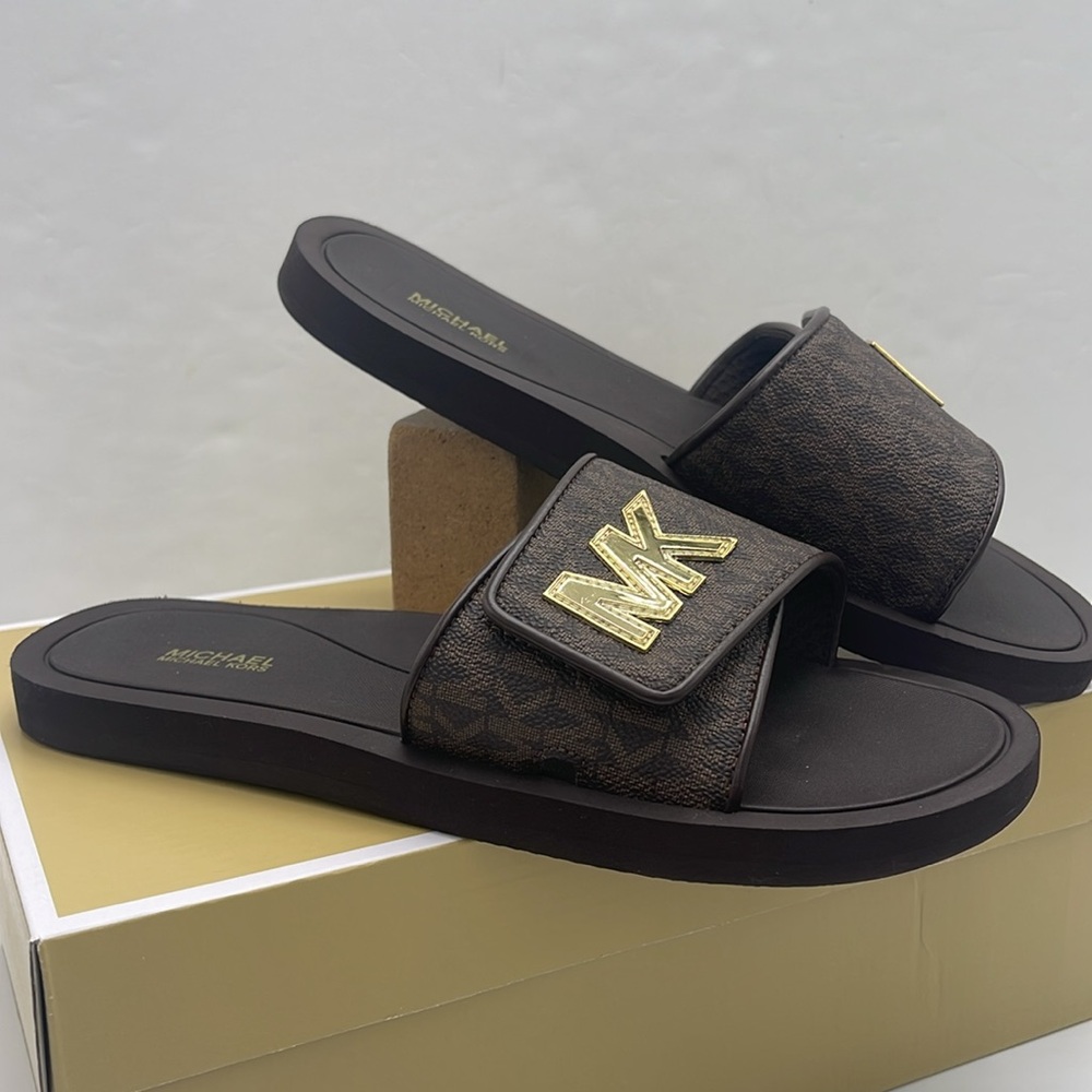 MICHAEL KORS Palmer Signature Logo Slide Sandal
Brown 
NWT - Picture 8 of 16